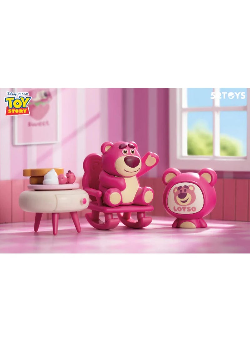 52TOYS صندوق مفاجآت: ديزني توي ستوري - غرفة لوتسو، قطعة واحدة عشوائية، مجموعة ألعاب مشهد اصنعها بنفسك - Image 1